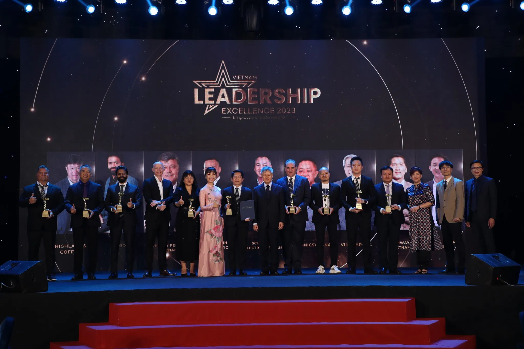<figcaption>Các lãnh đạo xuất sắc 2023</figcaption>